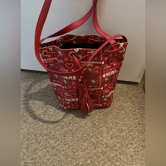 San Francisco 49ers, Logo Love Cinch Purse Crossbody Bag Vegan Leather NWOT - Picture 2 of 9